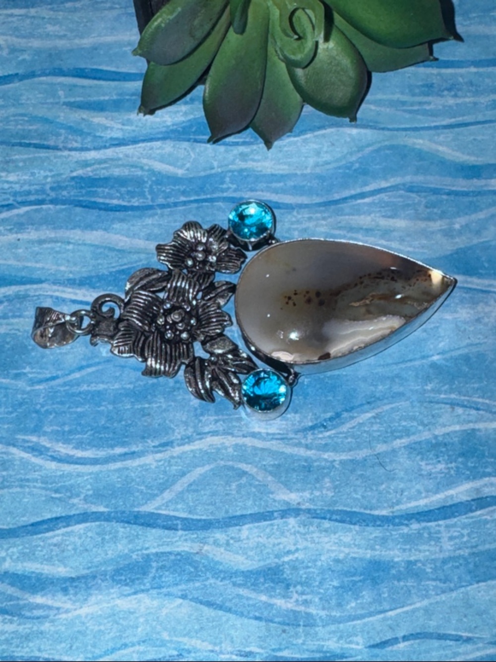 Montana Agate Flower Pendant View 4